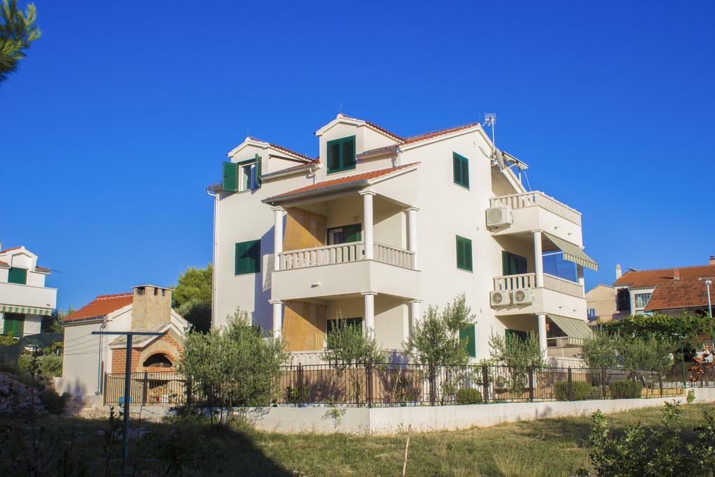 Apartments Srdarev Pencov Vodice Exterior foto