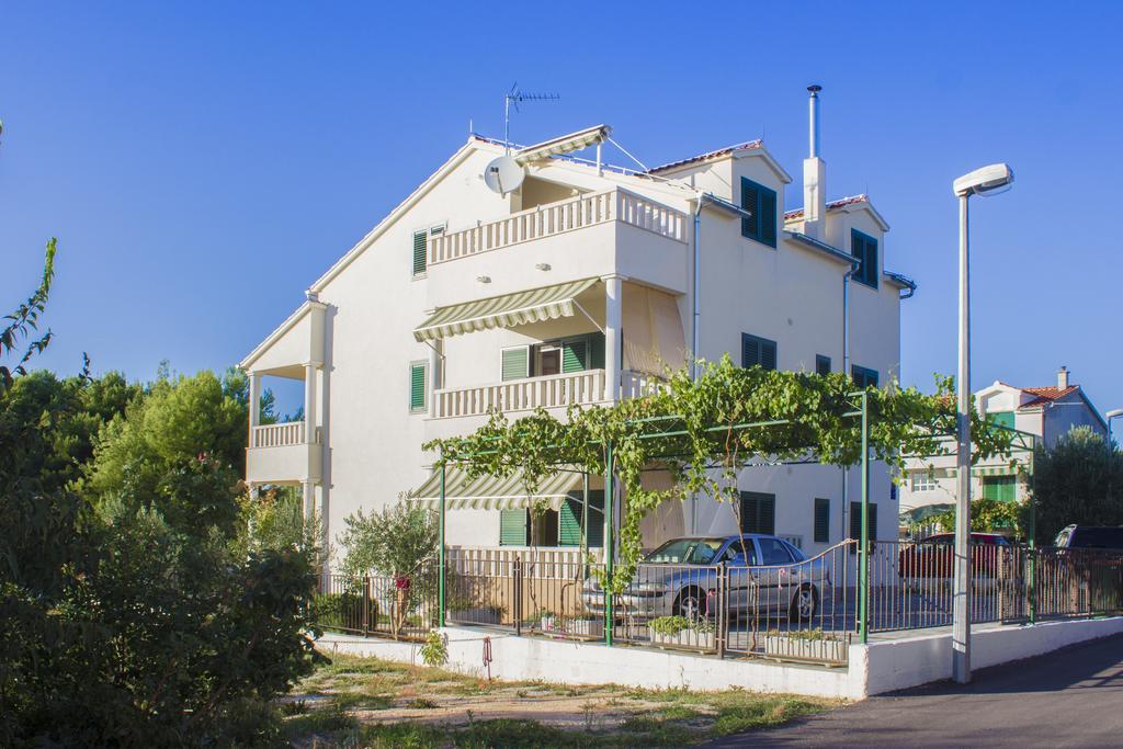 Apartments Srdarev Pencov Vodice Exterior foto